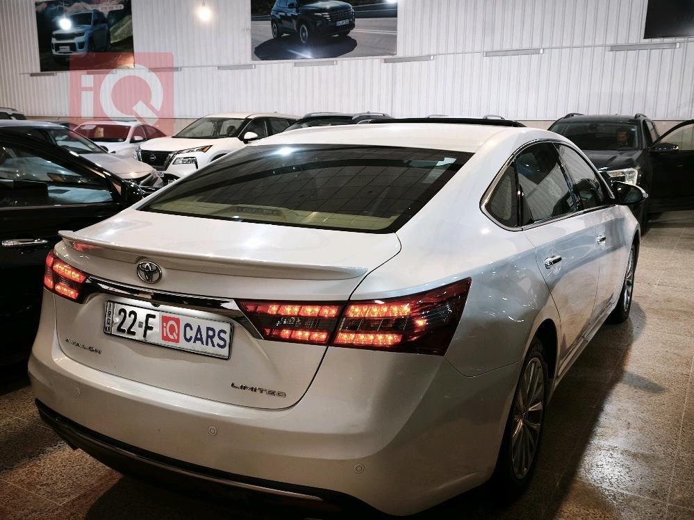 تويوتا أفالون